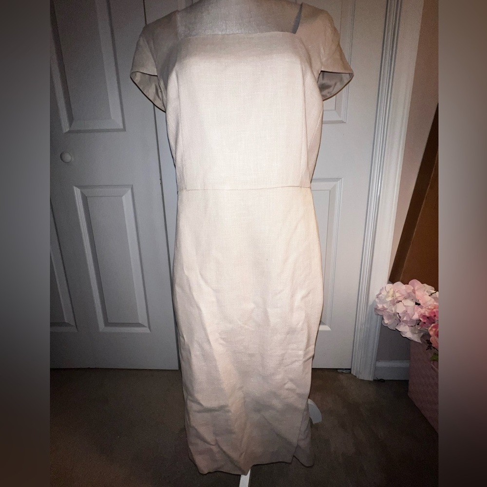 Ann Taylor Tweed Dress in Cream. Size 8.